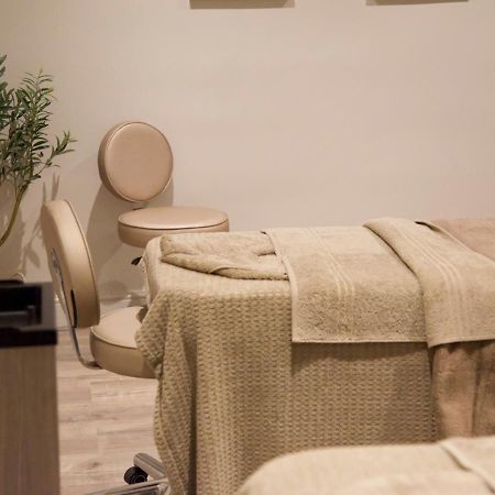 Hogs Back Hotel & Spa Nr Farnham Farnham  Εξωτερικό φωτογραφία