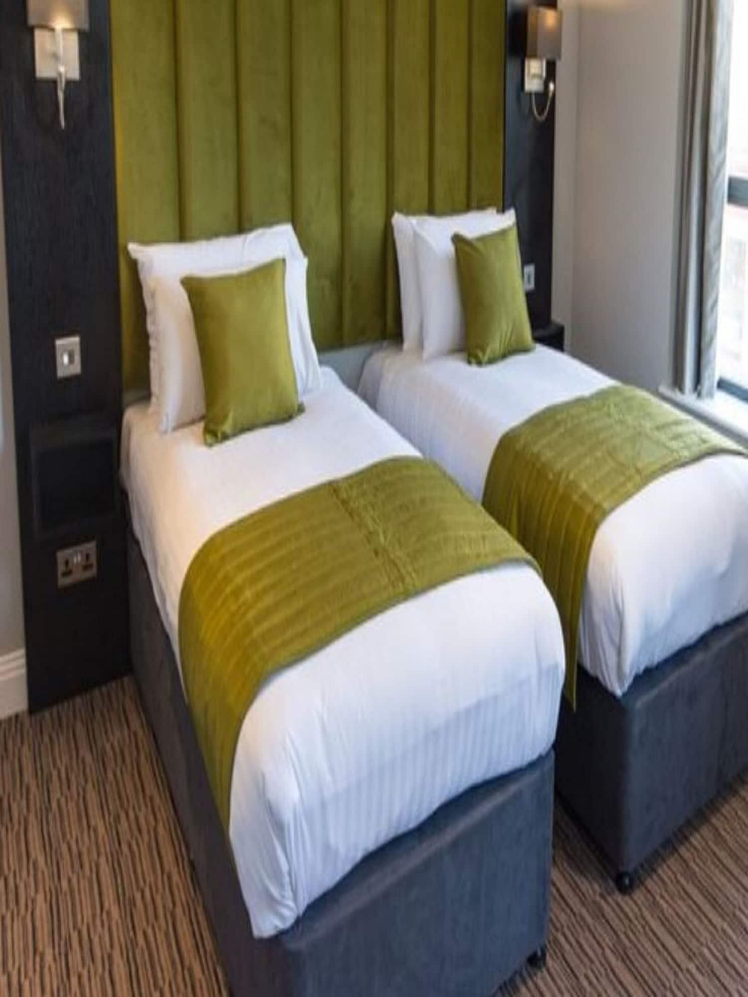 Hogs Back Hotel & Spa Nr Farnham Farnham  Εξωτερικό φωτογραφία