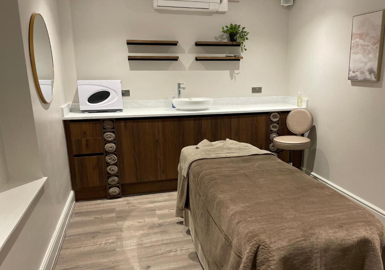 Hogs Back Hotel & Spa Nr Farnham Farnham  Εξωτερικό φωτογραφία