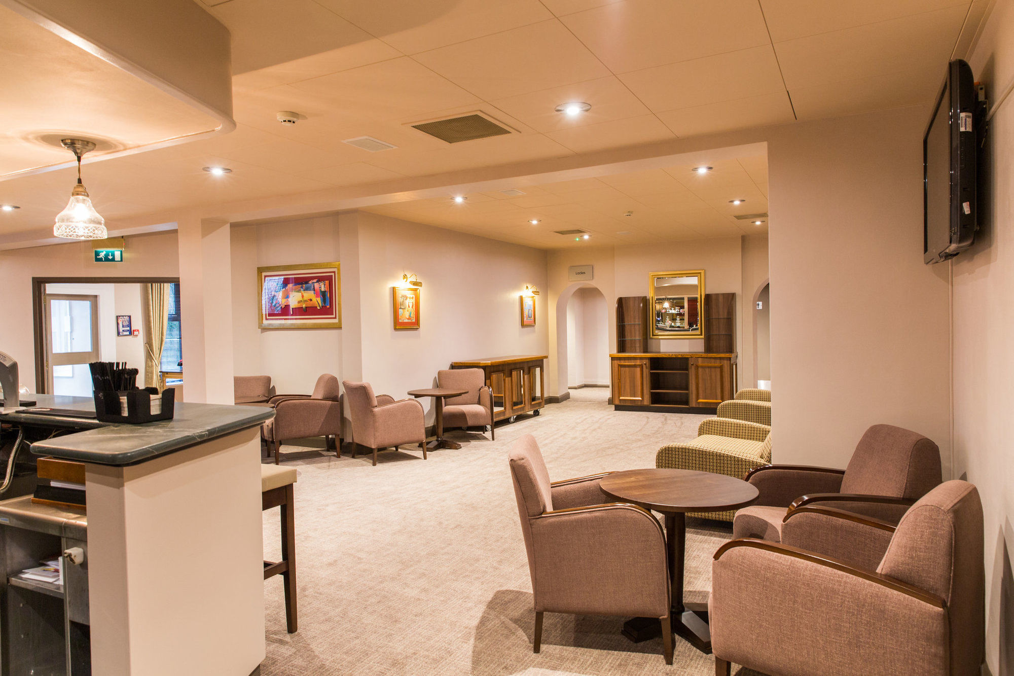 Hogs Back Hotel & Spa Nr Farnham Farnham  Ανέσεις φωτογραφία