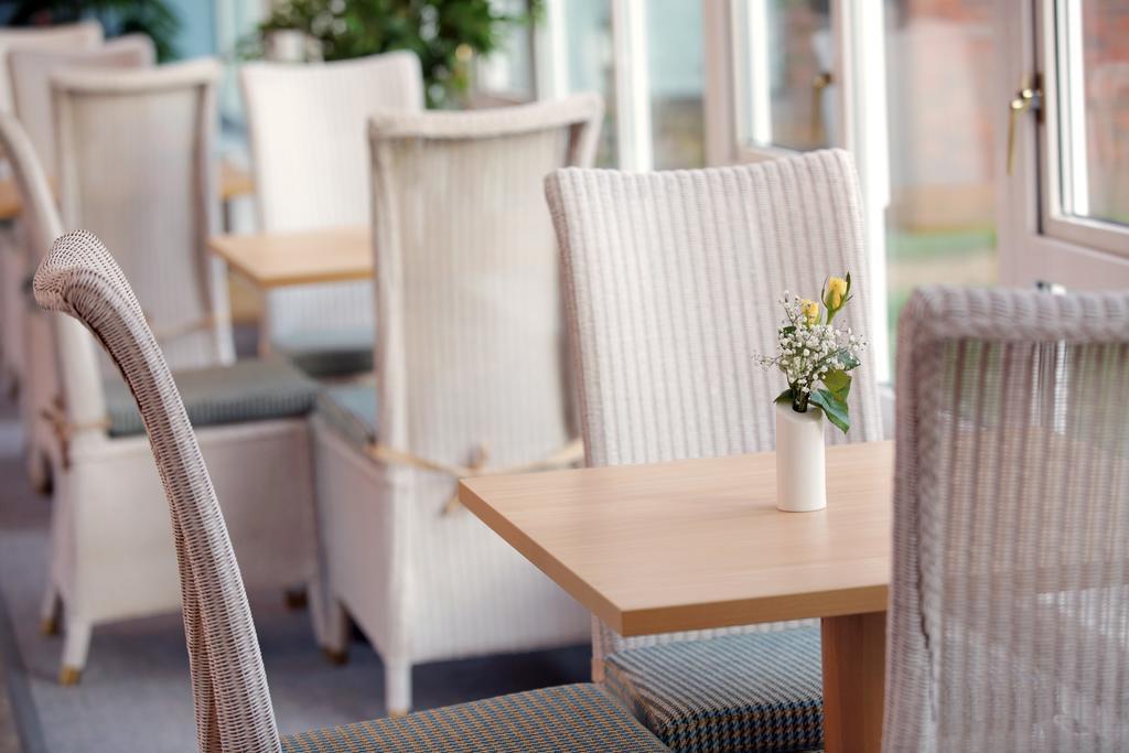 Hogs Back Hotel & Spa Nr Farnham Farnham  Εξωτερικό φωτογραφία